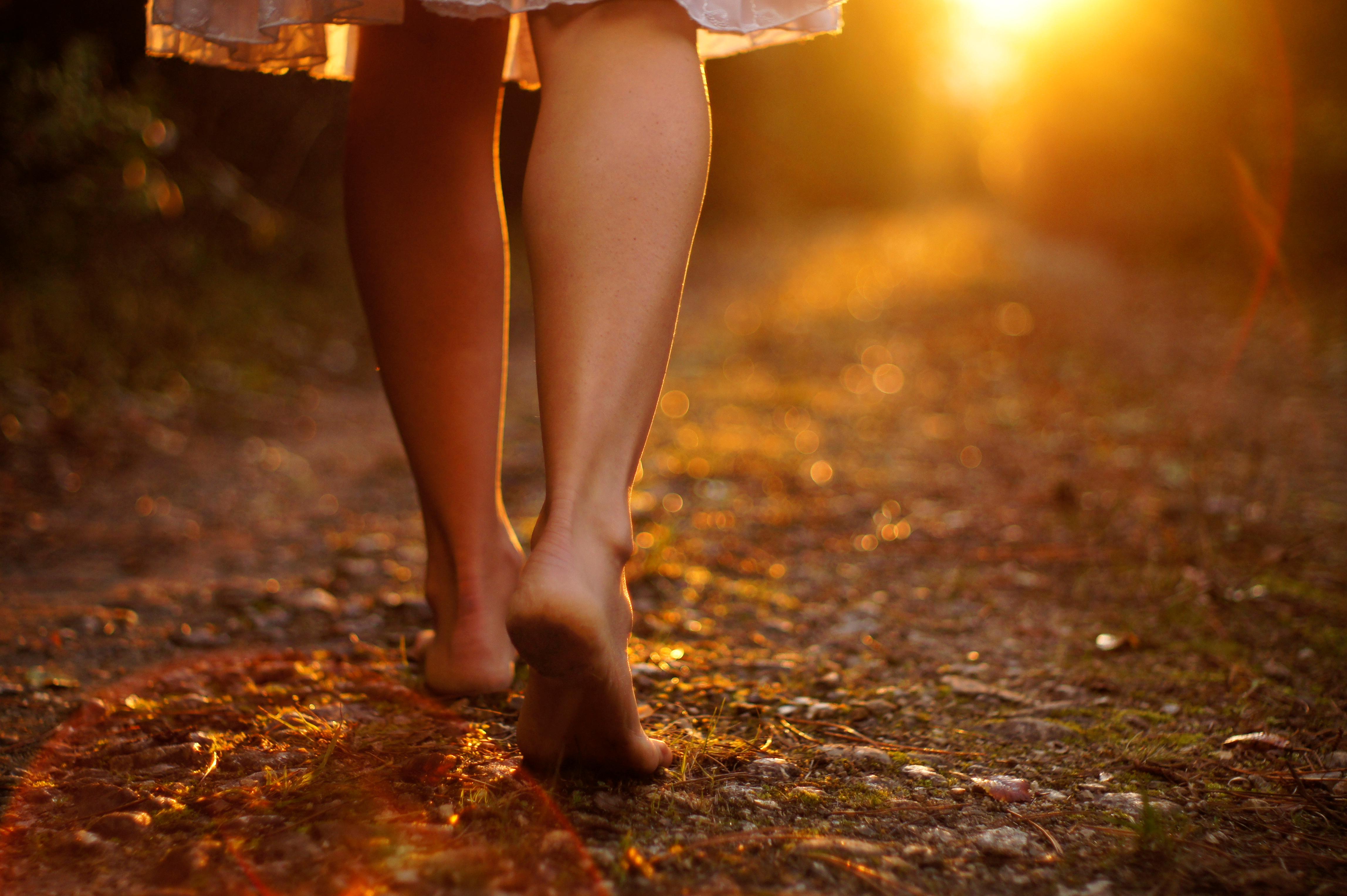 barefoot-walking-credit-gerneinde-celerina